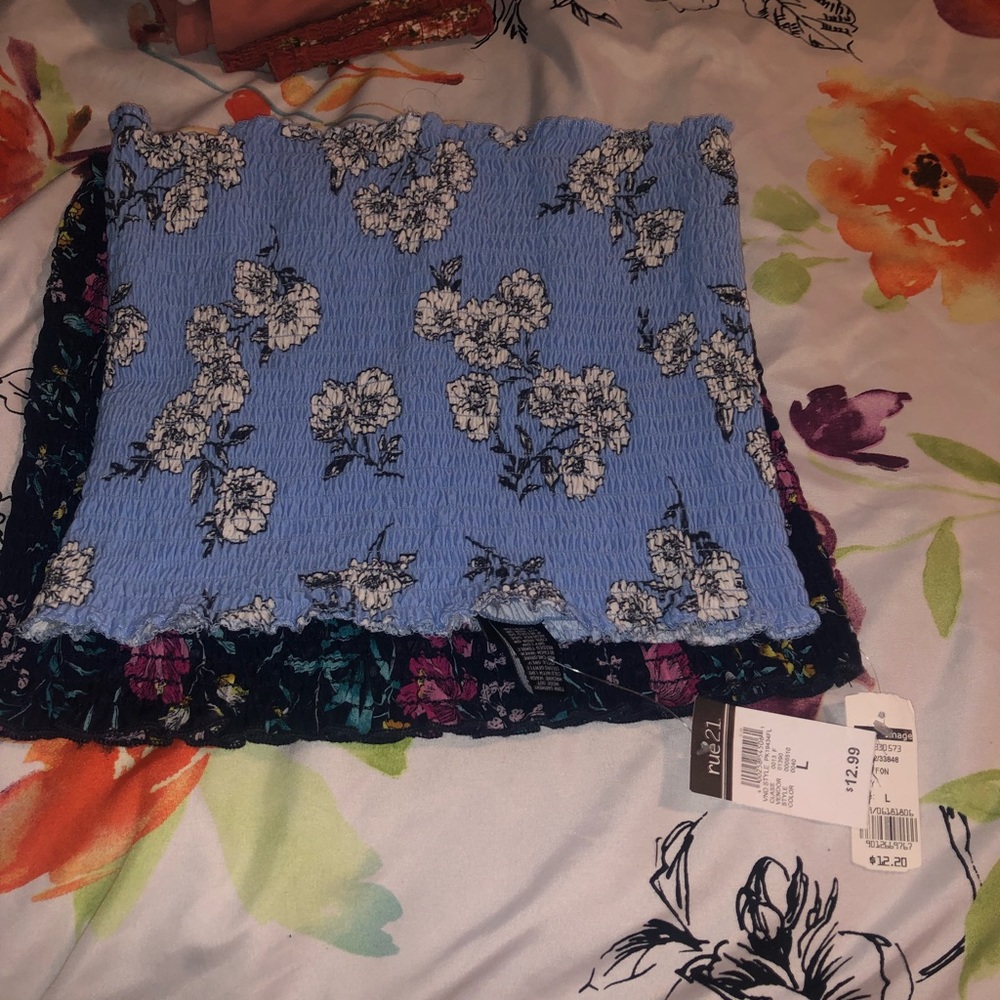 Tops - Picture 2 of 3